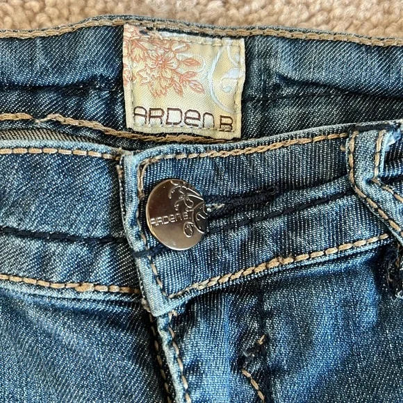 Jean shorts Size 0 - Picture 2 of 4